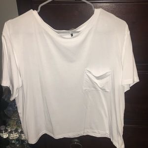 White crop pocket T-shirt